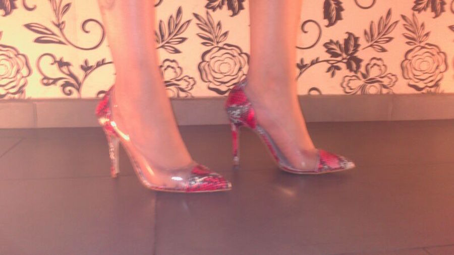 Francis Moleon red snakeskin pump preview